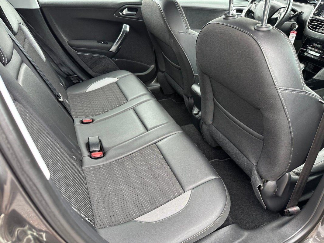 Peugeot 2008 foto 4