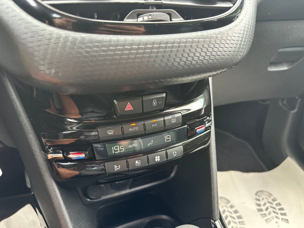 Peugeot 2008 foto 11
