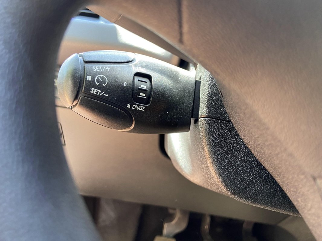 Peugeot 208 foto 10