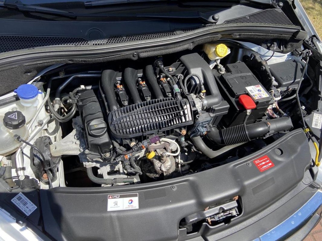 Peugeot 208 foto 19