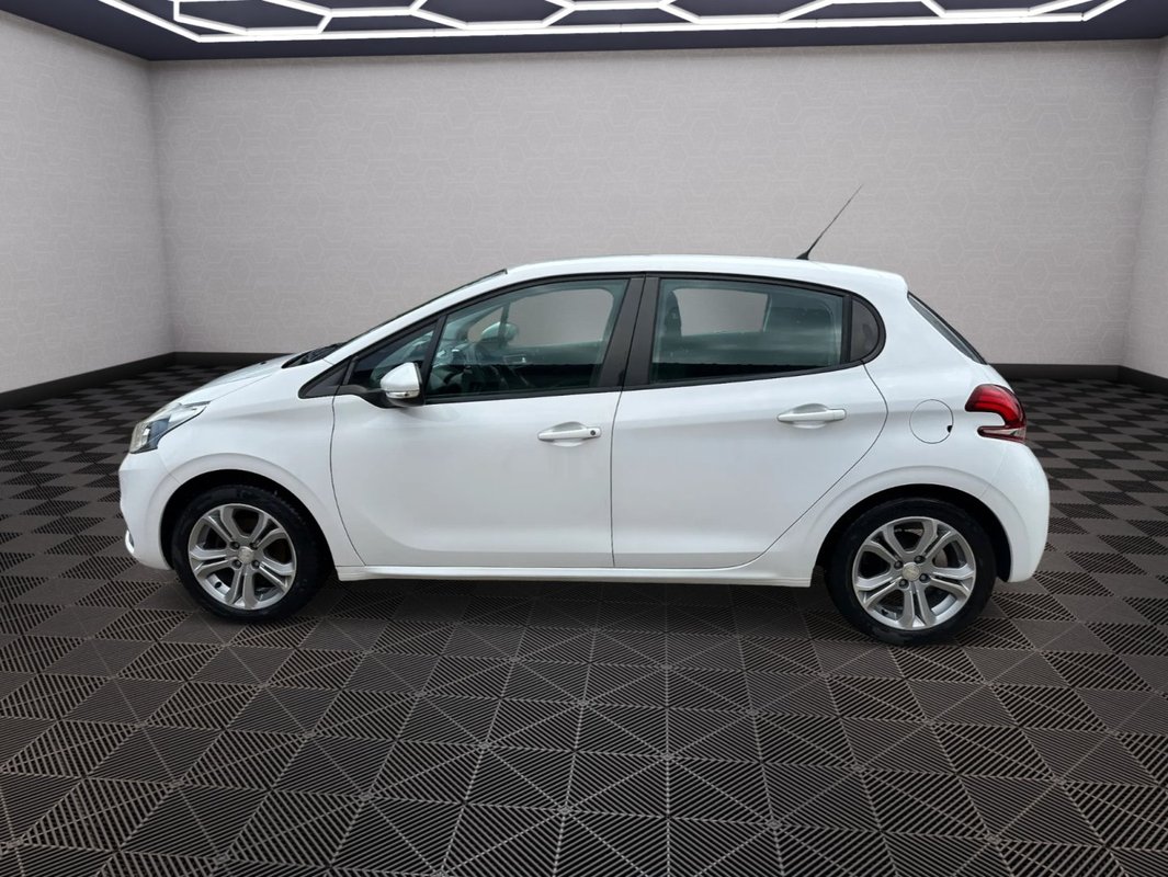 Peugeot 208 foto 21