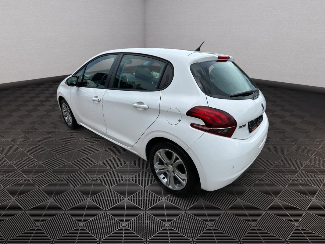 Peugeot 208 foto 22