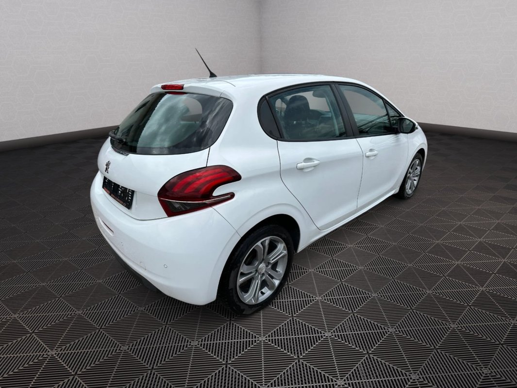 Peugeot 208 foto 24