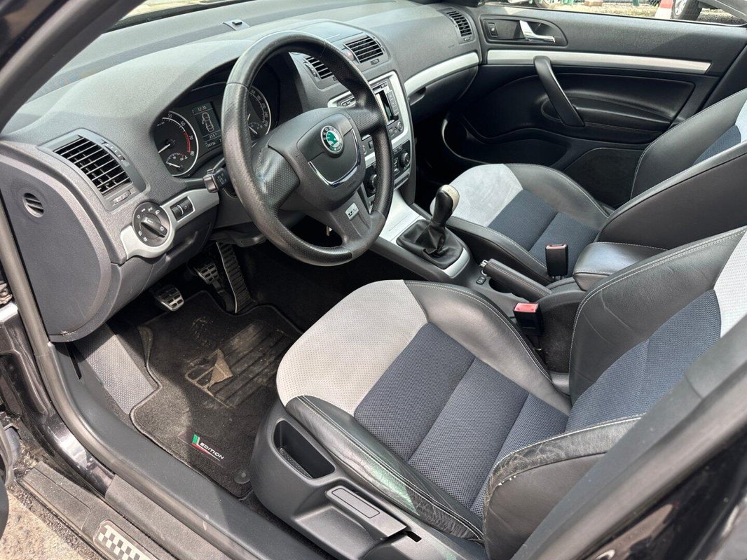 Škoda Octavia foto 2