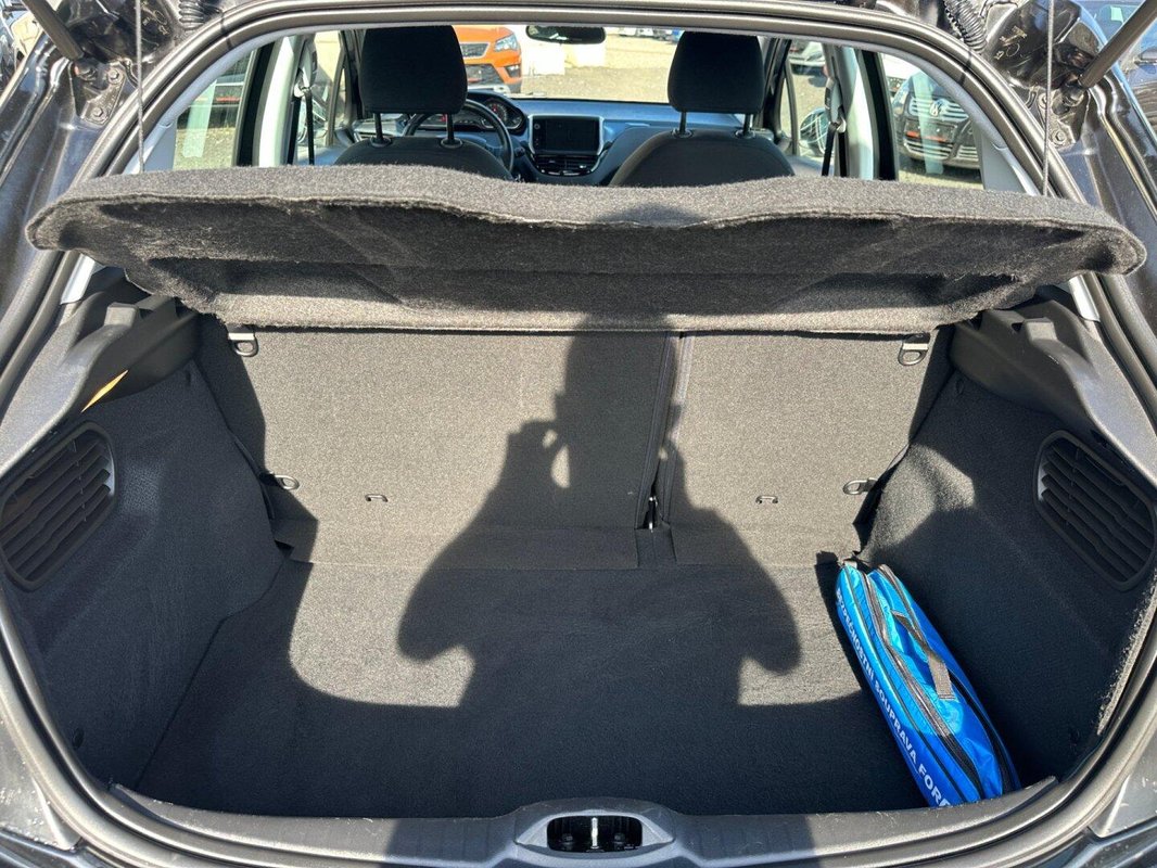 Peugeot 208 foto 4