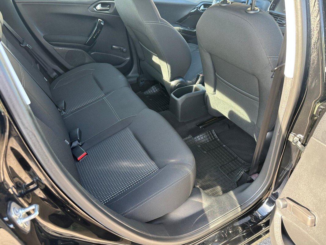 Peugeot 208 foto 5
