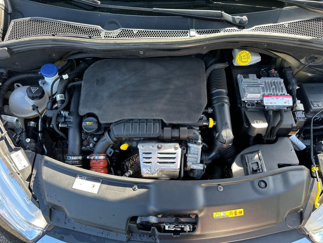 Peugeot 208 foto 18