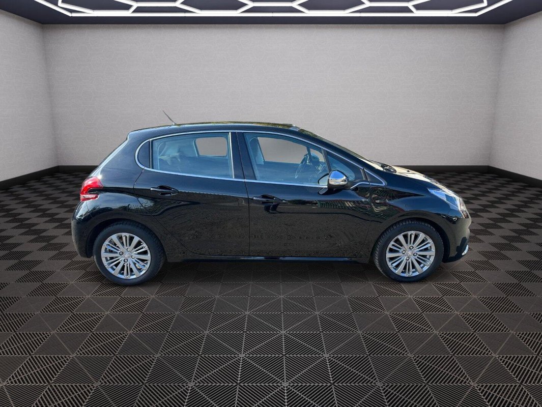 Peugeot 208 foto 24
