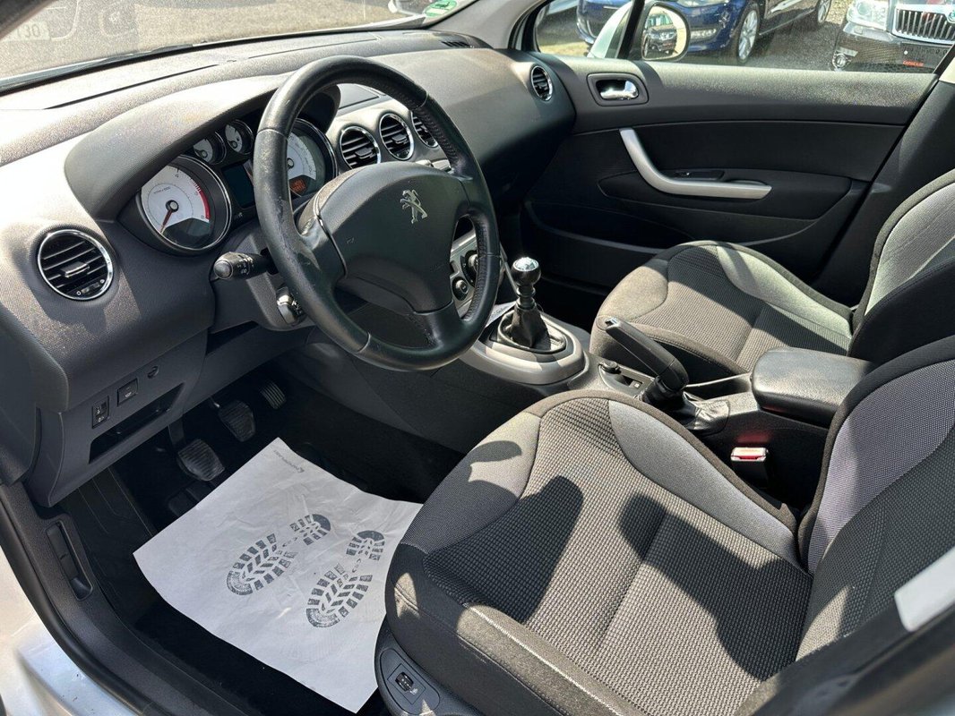 Peugeot 308 foto 2