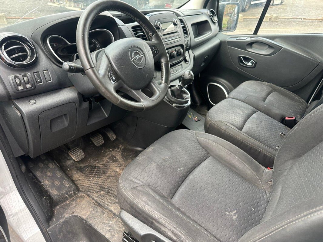 Opel Vivaro foto 7