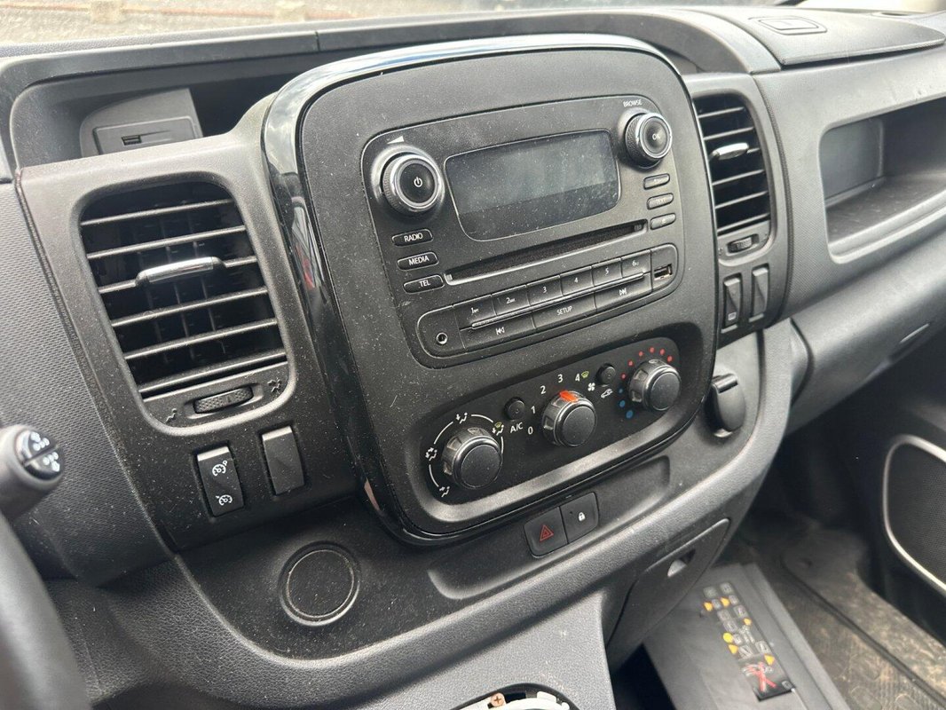 Opel Vivaro foto 8
