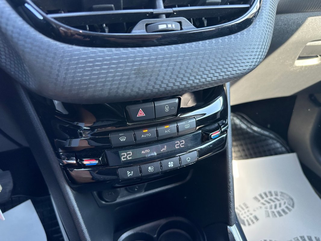 Peugeot 2008 foto 10
