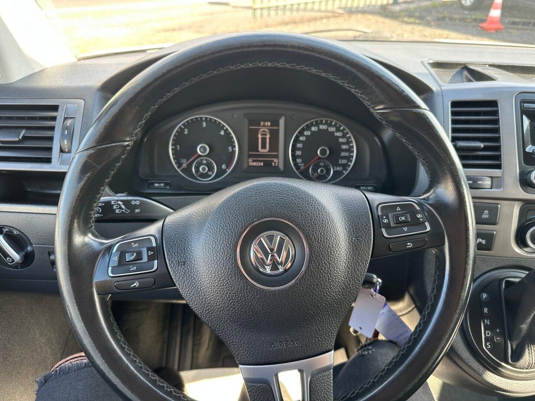 Volkswagen Multivan foto 10