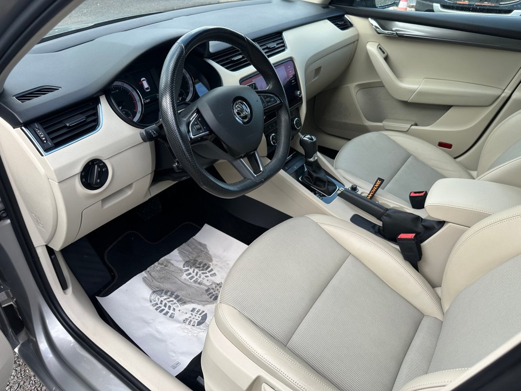 Škoda Octavia foto 2