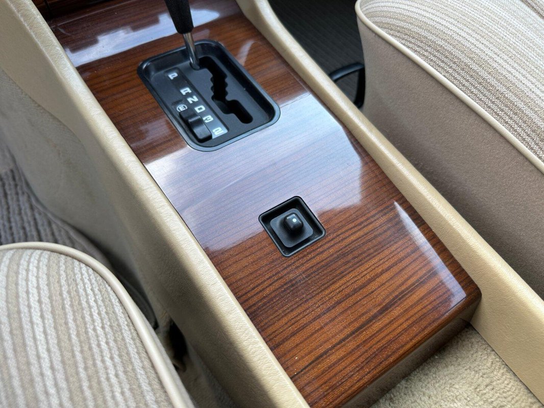 Mercedes-Benz 124 foto 27