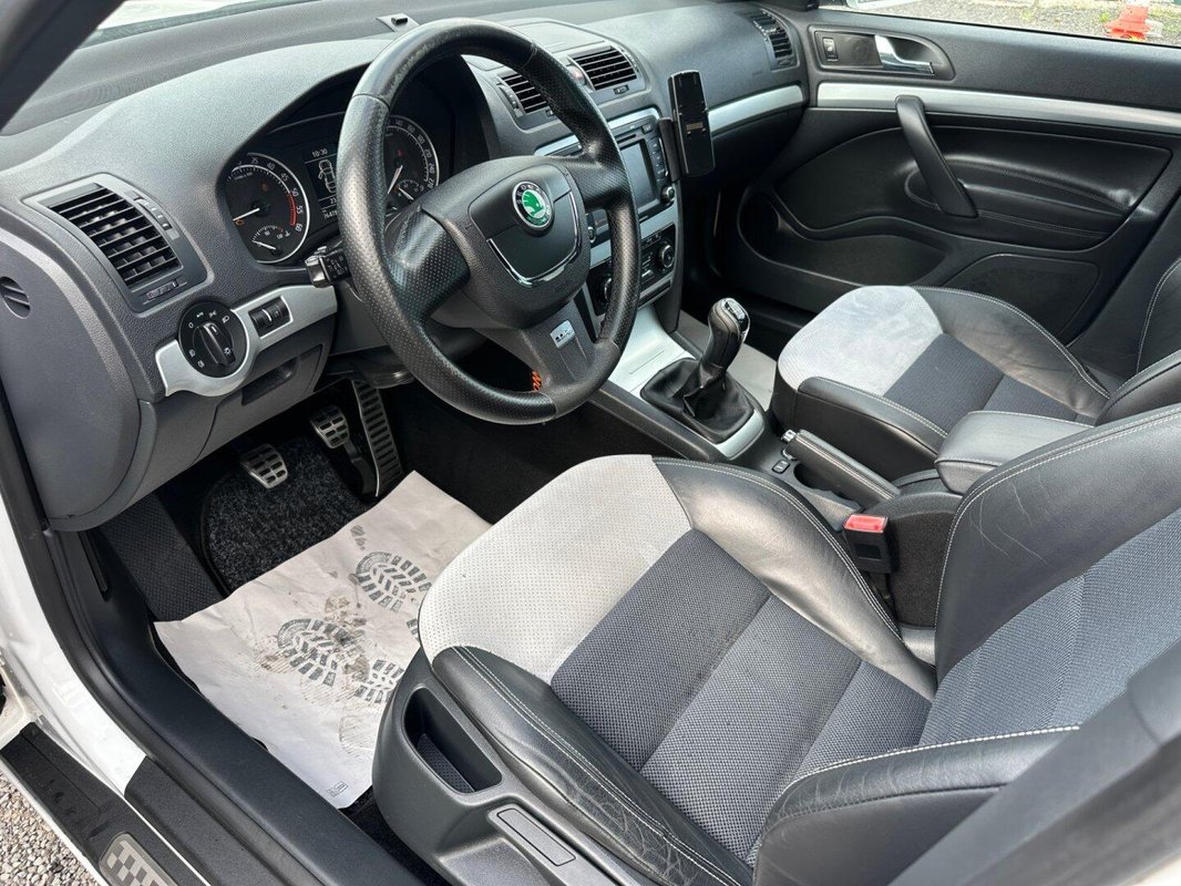 Škoda Octavia foto 2