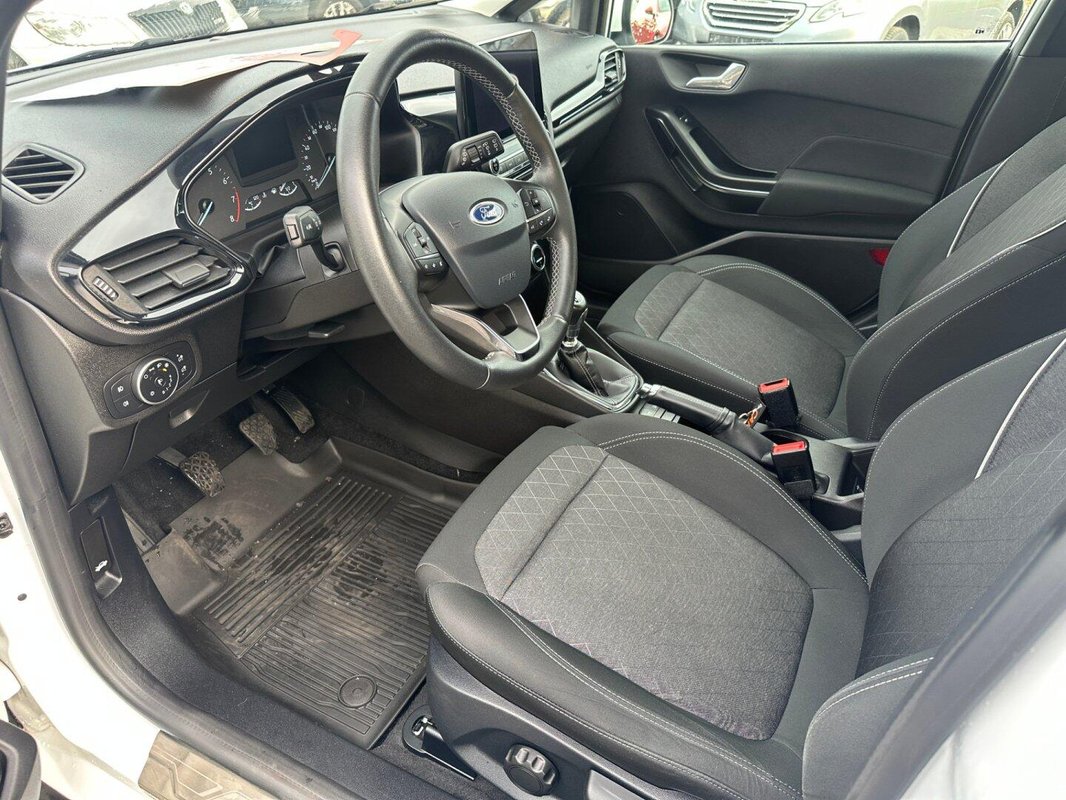 Ford Fiesta foto 2