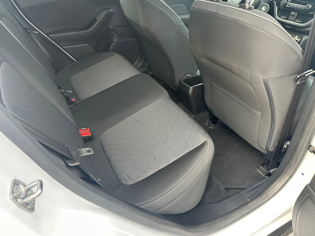 Ford Fiesta foto 5