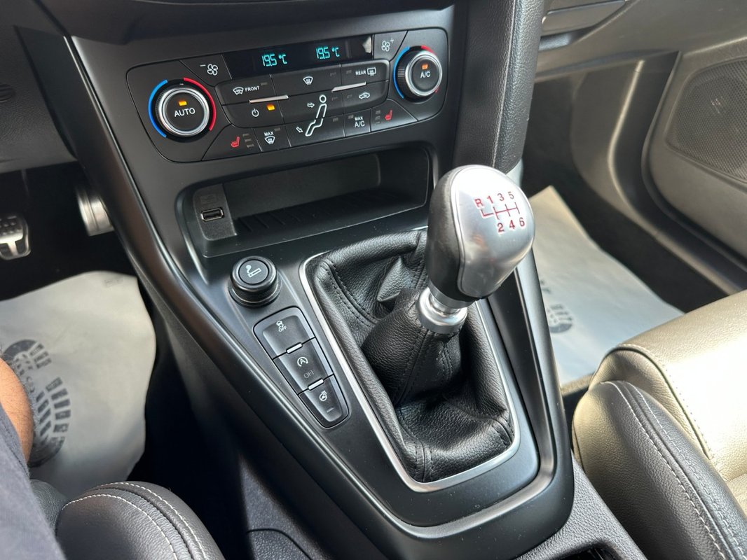 Ford Focus foto 17