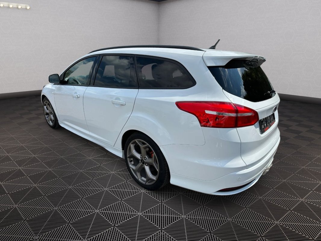Ford Focus foto 22