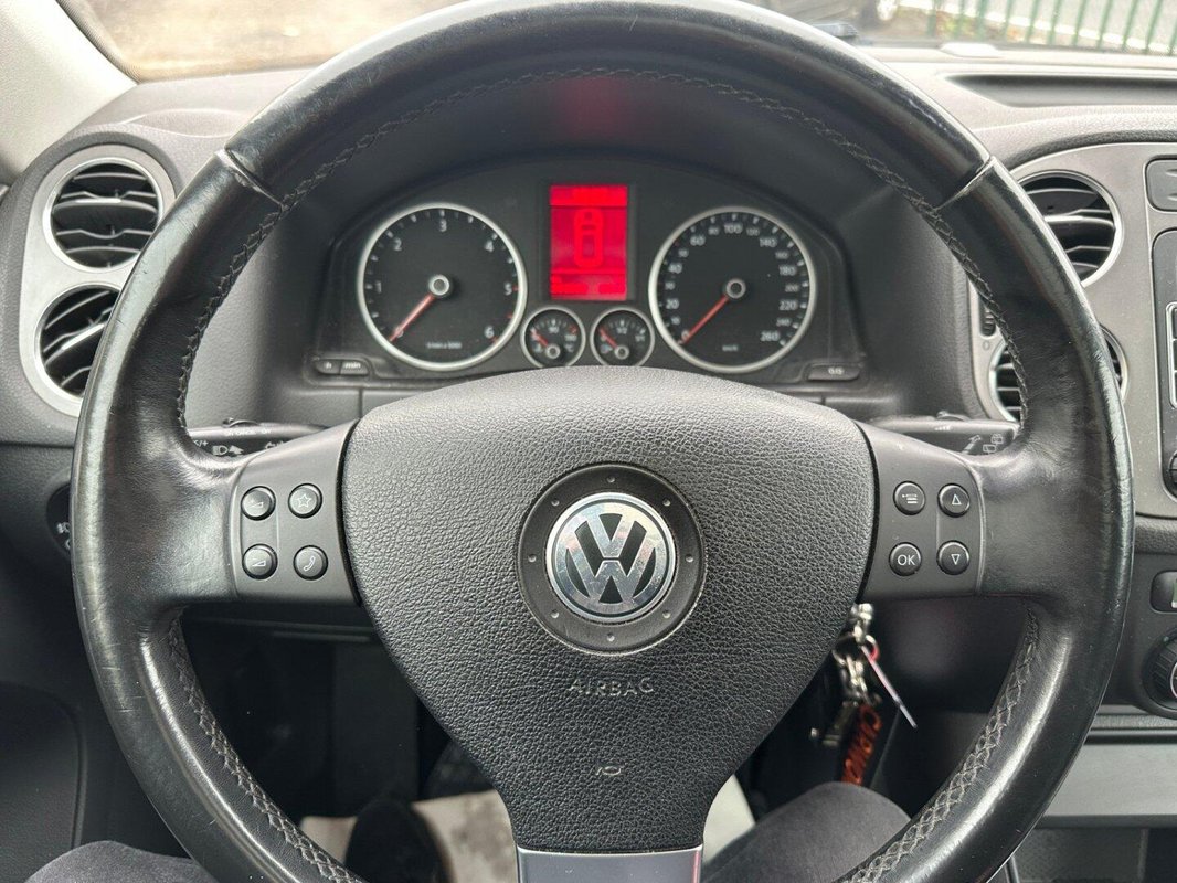 Volkswagen Tiguan foto 8