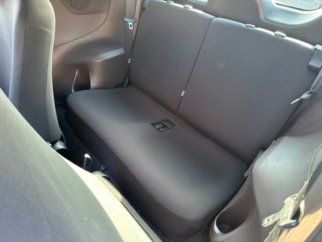 Toyota iQ foto 3