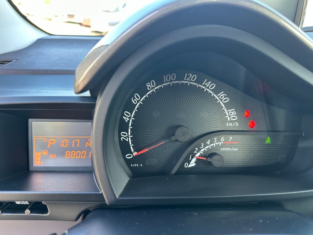 Toyota iQ foto 7