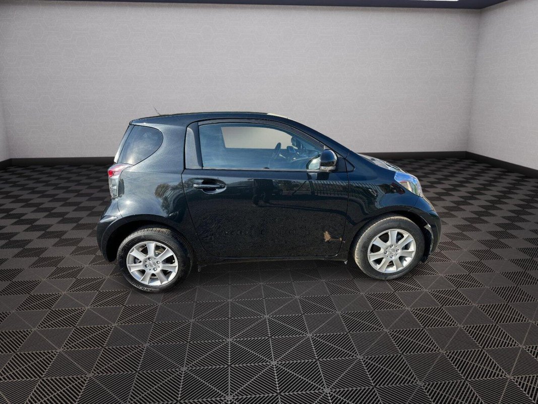 Toyota iQ foto 17