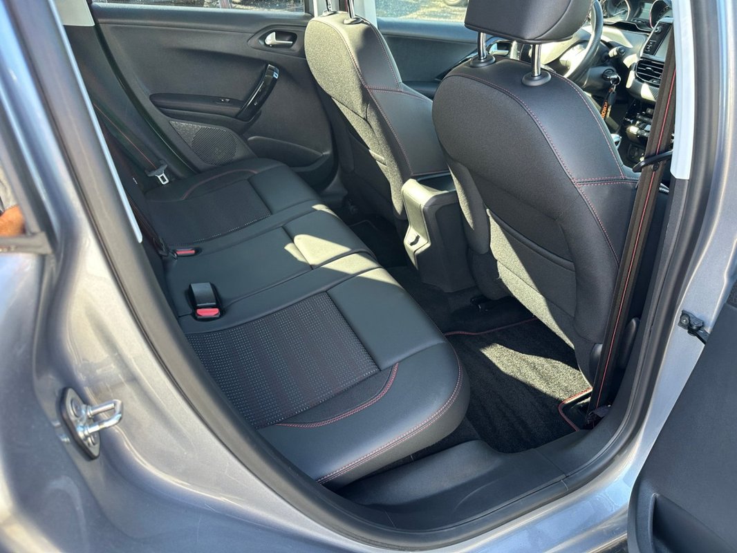 Peugeot 2008 foto 5