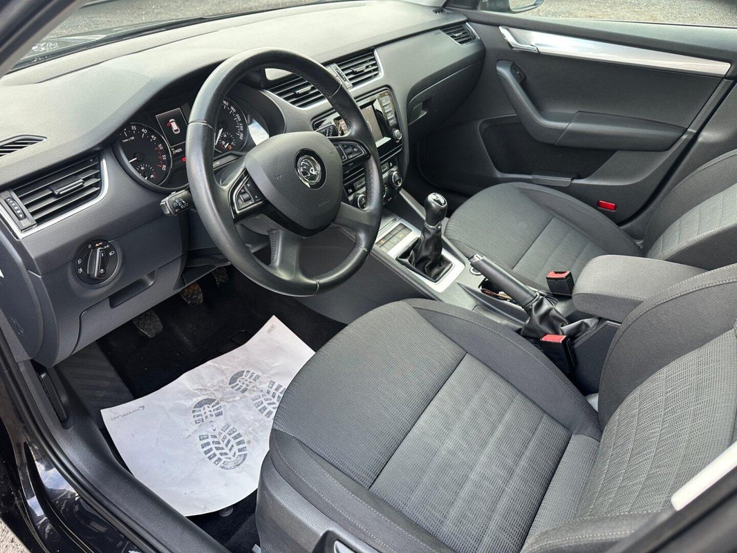 Škoda Octavia foto 2
