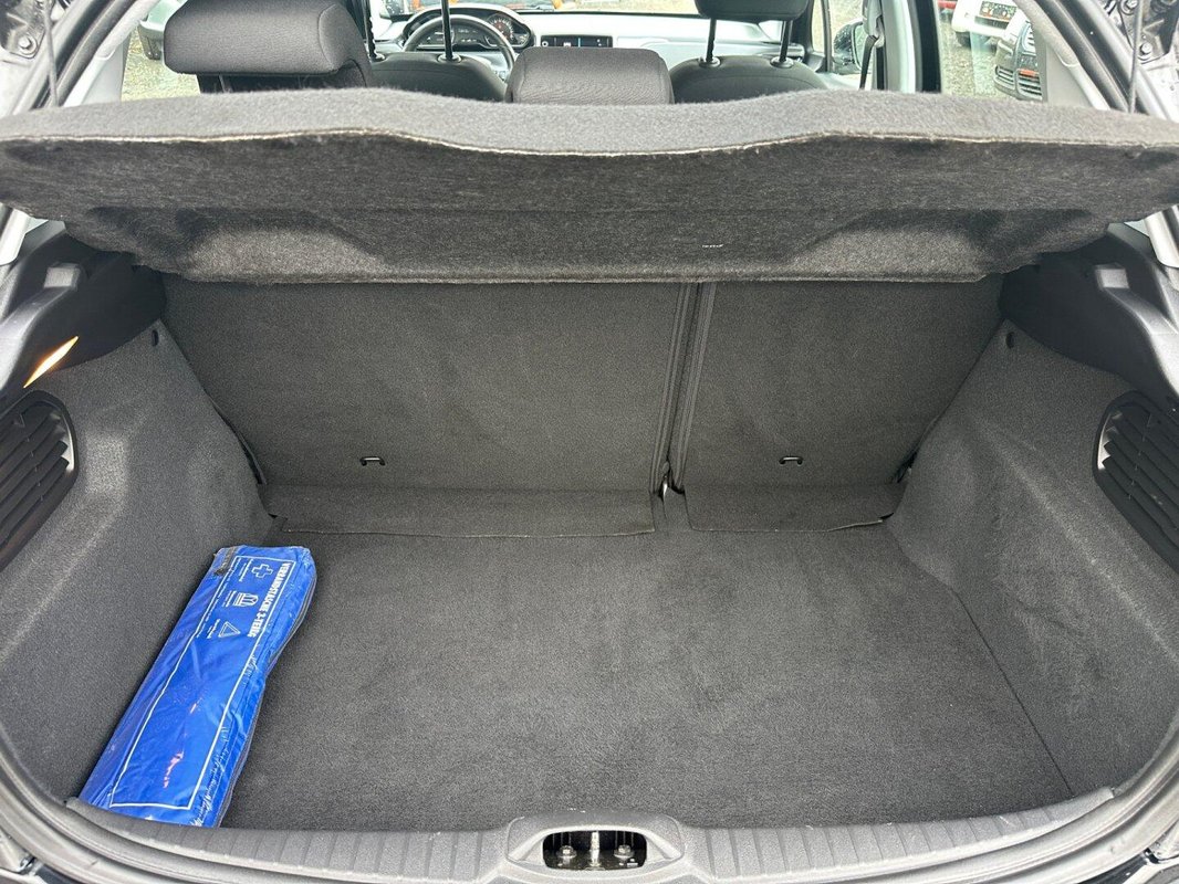 Peugeot 208 foto 4
