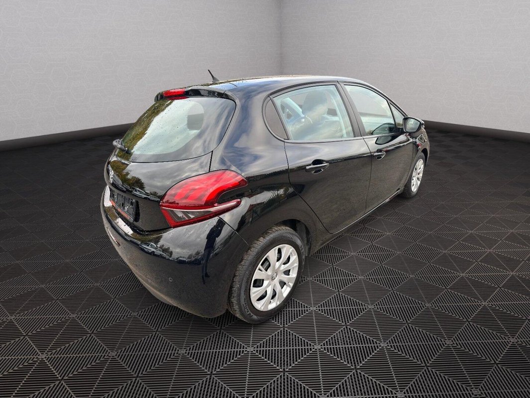 Peugeot 208 foto 21