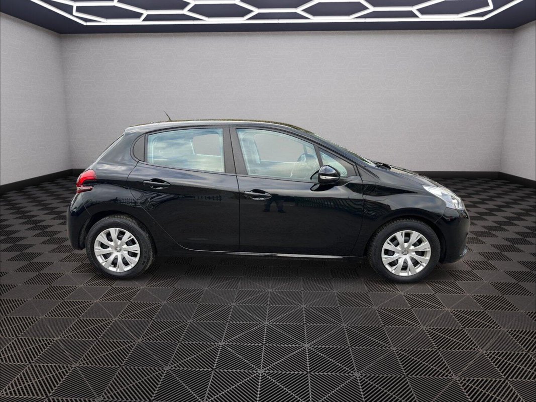 Peugeot 208 foto 22