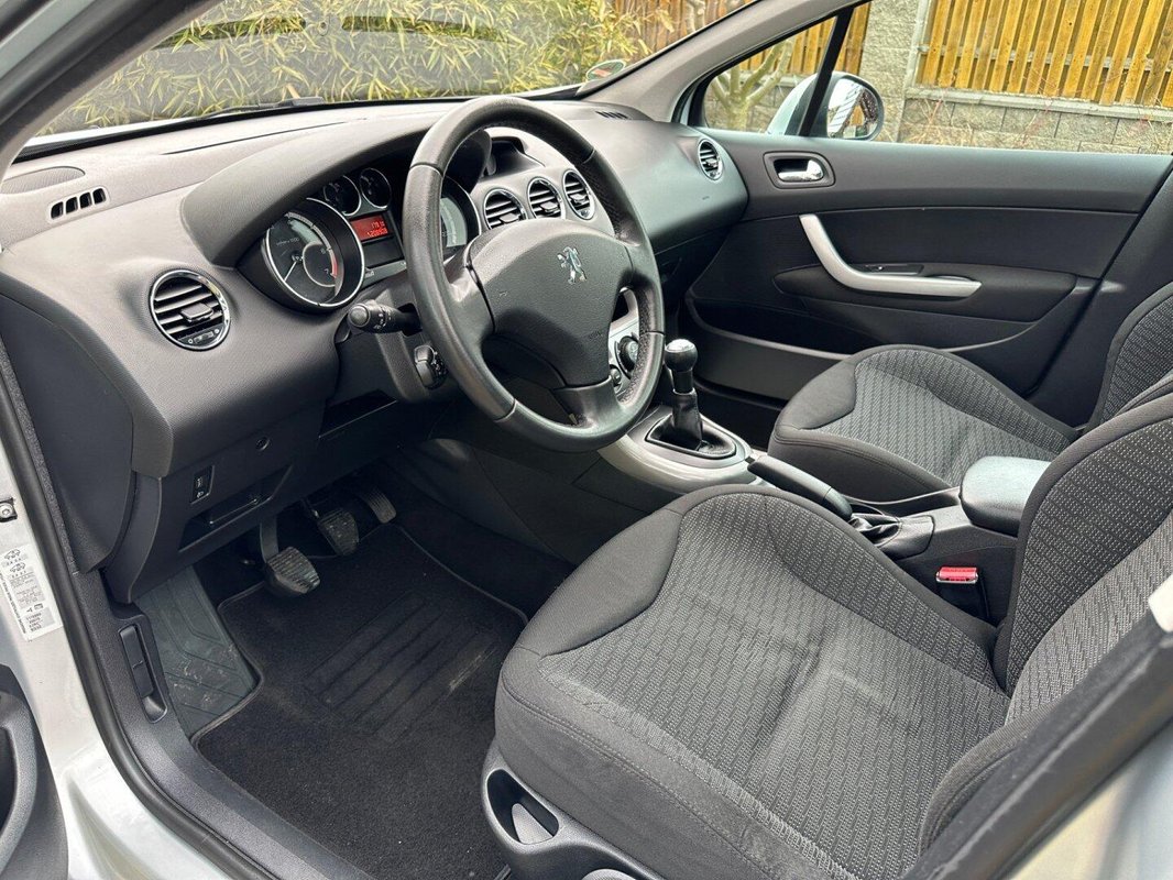 Peugeot 308 foto 6