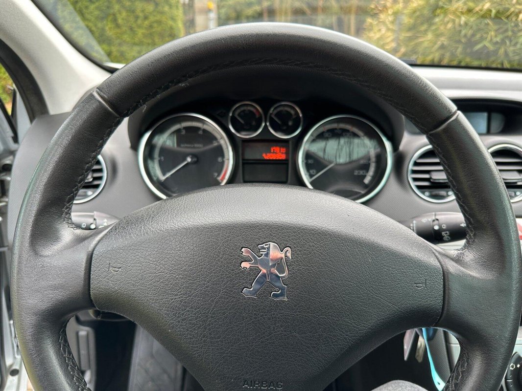 Peugeot 308 foto 16
